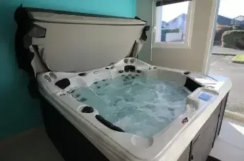 Hydrotek  Constructeur de Piscines et Spas